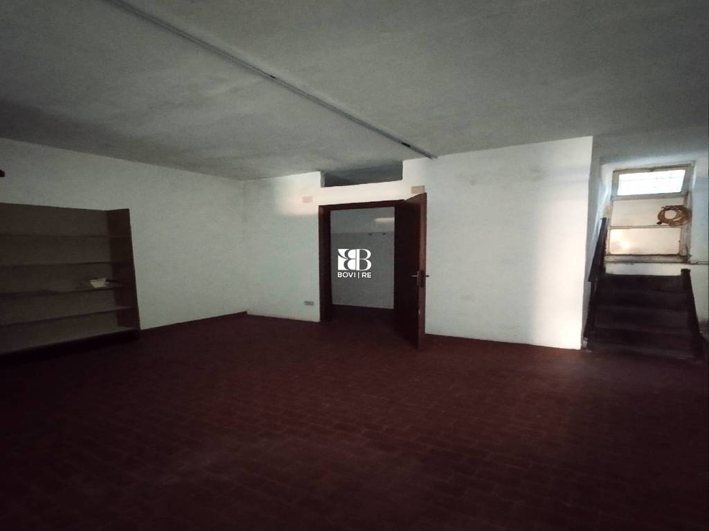 negozio in vendita a Roma in zona Massimina/Casal Lumbroso