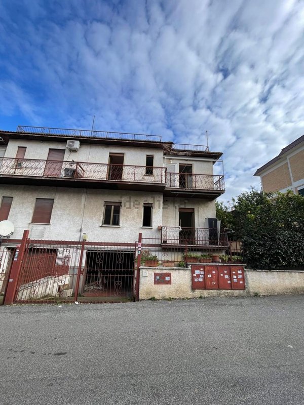 appartamento in vendita a Roma in zona Acilia