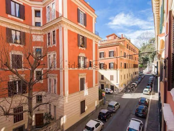 appartamento in vendita a Roma in zona Trastevere