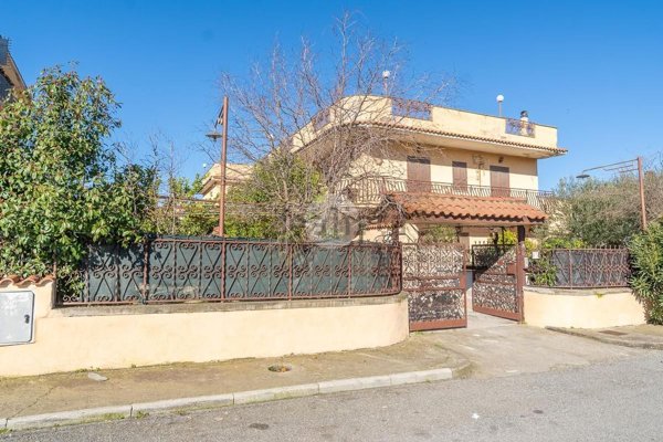 appartamento in vendita a Roma in zona Finocchio