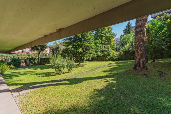 appartamento in vendita a Roma in zona EUR