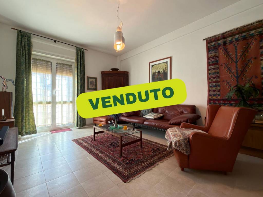 appartamento in vendita a Roma in zona Appio Latino
