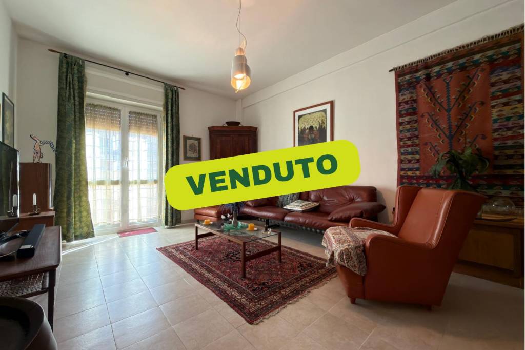 appartamento in vendita a Roma in zona Appio Latino