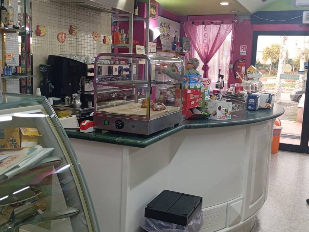 negozio in vendita a Roma in zona Tor Vergata/Torrenova