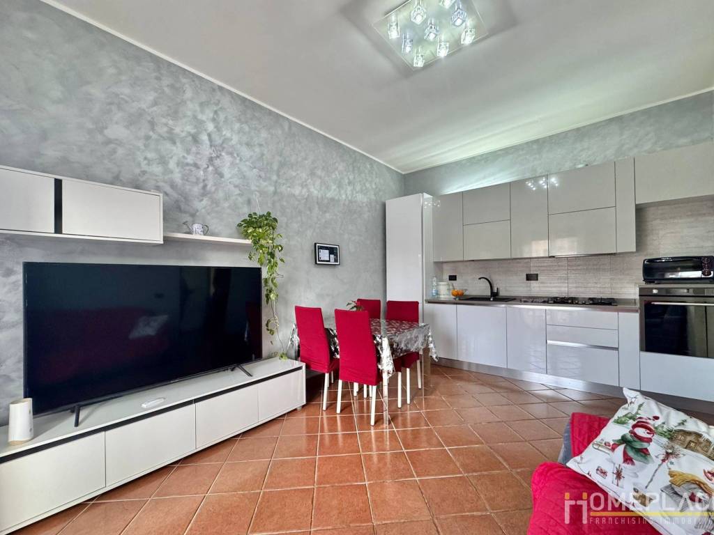 appartamento in vendita a Roma in zona Torre Angela