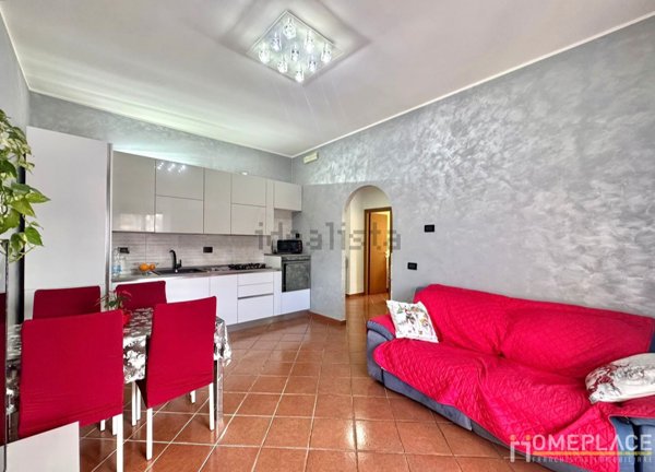 appartamento in vendita a Roma in zona Torre Angela