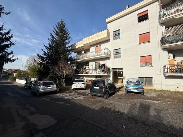 appartamento in vendita a Roma in zona Osteria del Curato