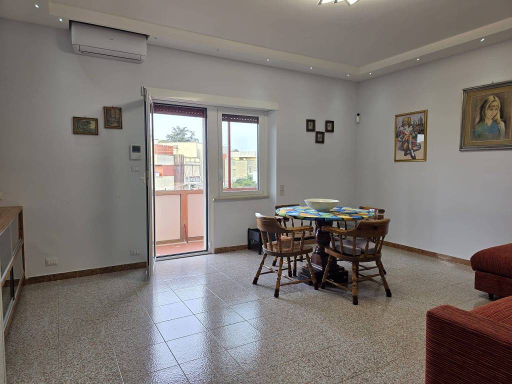 appartamento in vendita a Roma in zona Torre Gaia