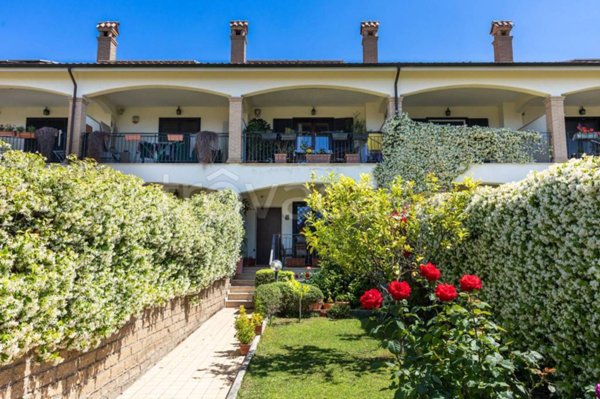 casa indipendente in vendita a Roma in zona Mezzocammino