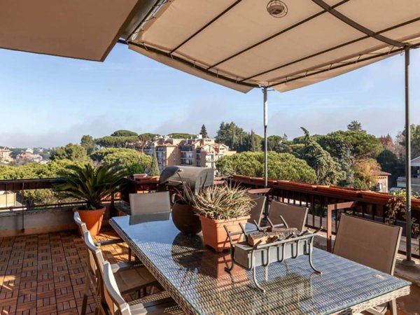 appartamento in vendita a Roma in zona Rione Prati