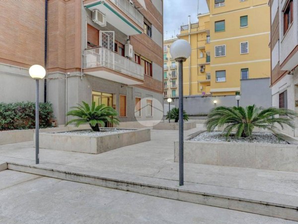appartamento in vendita a Roma in zona Appio Latino