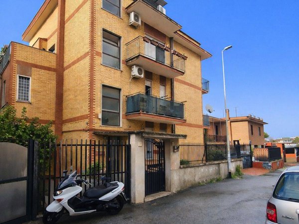 appartamento in vendita a Roma in zona Tor Vergata/Torrenova