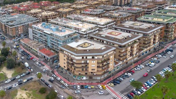 appartamento in vendita a Roma in zona Ostia
