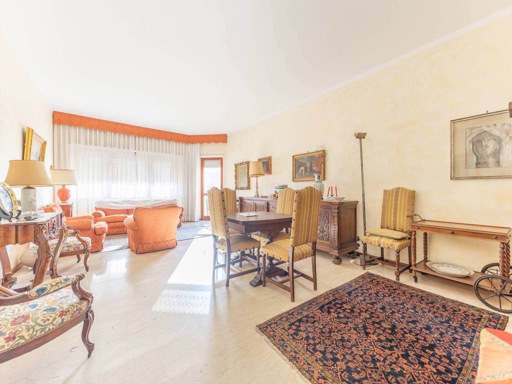 appartamento in vendita a Roma in zona Ostia