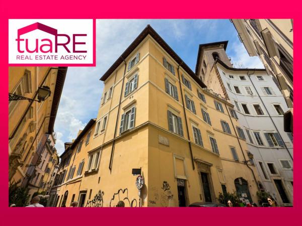 appartamento in vendita a Roma in zona Parione/Sant'Eustachio