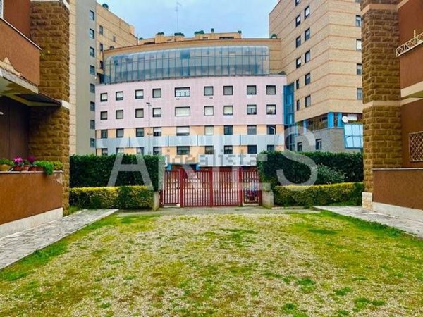 appartamento in vendita a Roma in zona EUR