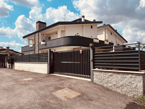 appartamento in vendita a Roma in zona Tor Vergata/Torrenova