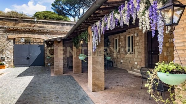 casa indipendente in vendita a Roma in zona Aurelio