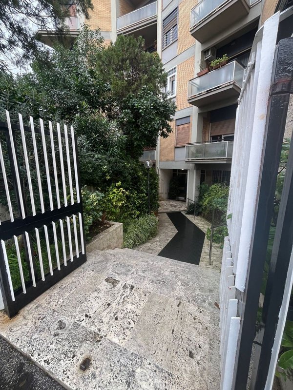appartamento in vendita a Roma in zona Gianicolense