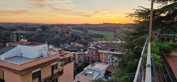 appartamento in vendita a Roma in zona Tomba di Nerone