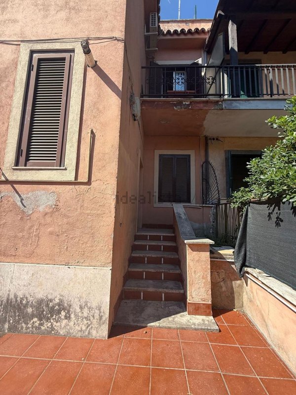 appartamento in vendita a Roma in zona Tomba di Nerone