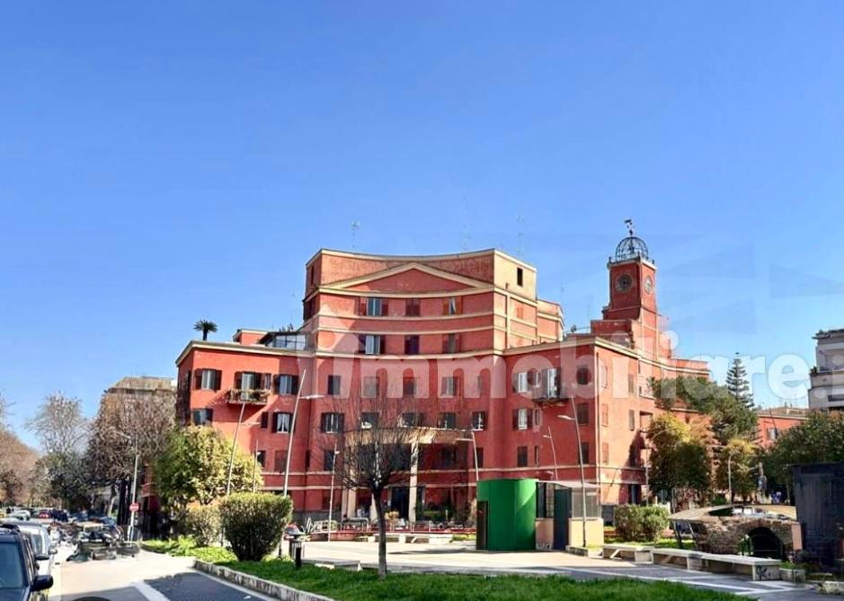 appartamento in vendita a Roma in zona Ostiense