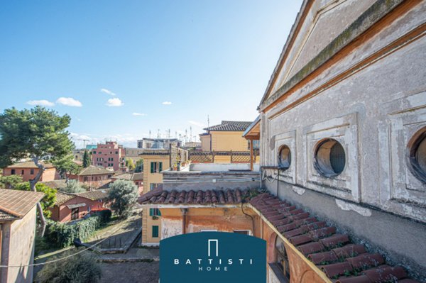 appartamento in vendita a Roma in zona Ostiense