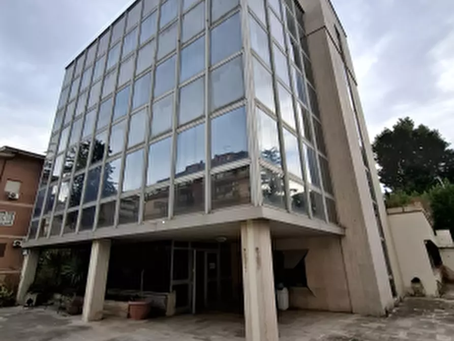 locale di sgombero in vendita a Roma in zona Giuliano Dalmata