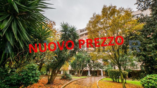 appartamento in vendita a Roma in zona Ardeatino