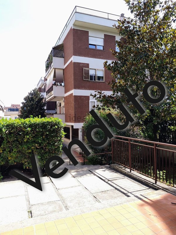 appartamento in vendita a Roma in zona Labaro