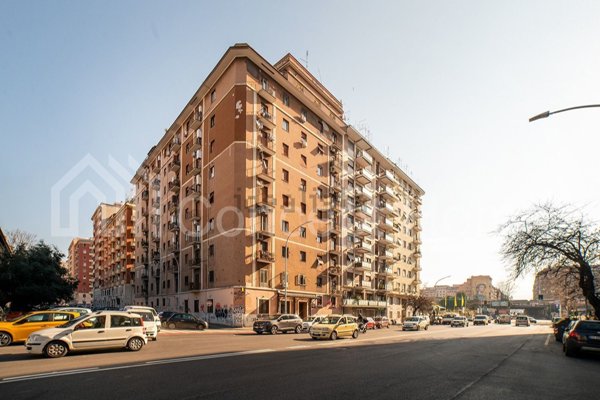 appartamento in vendita a Roma in zona Tuscolano
