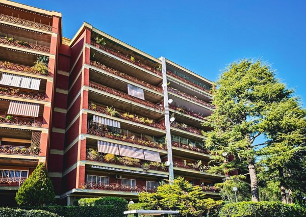 appartamento in vendita a Roma in zona Tomba di Nerone