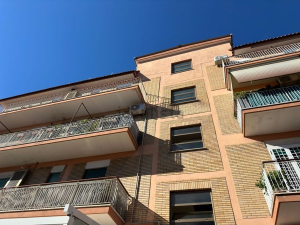 appartamento in vendita a Roma in zona Tor Bella Monaca