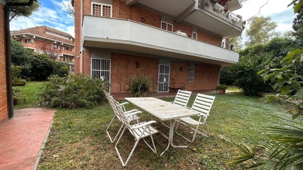 appartamento in vendita a Roma in zona Appio Pignatelli