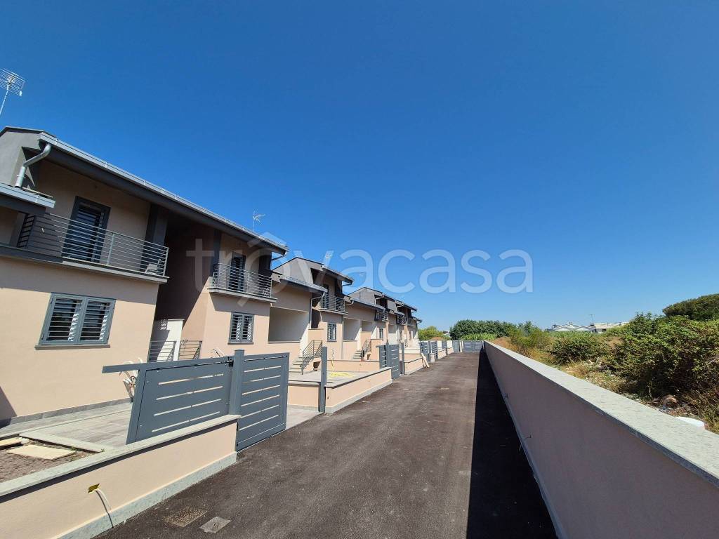 casa indipendente in vendita a Roma in zona Acilia