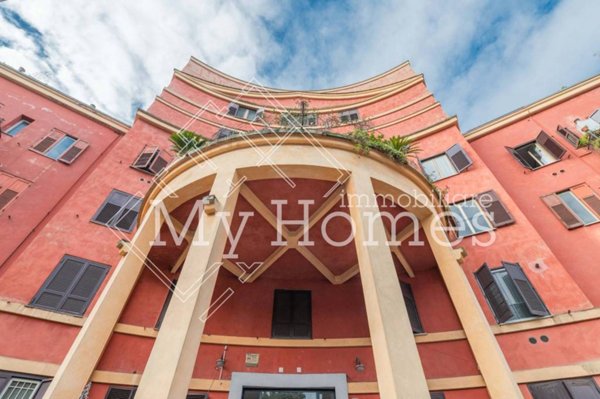 appartamento in vendita a Roma in zona Ostiense