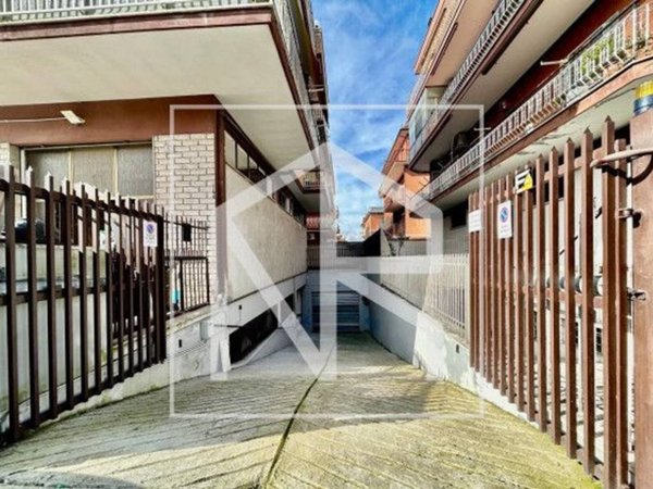 negozio in vendita a Roma in zona Colle Prenestino
