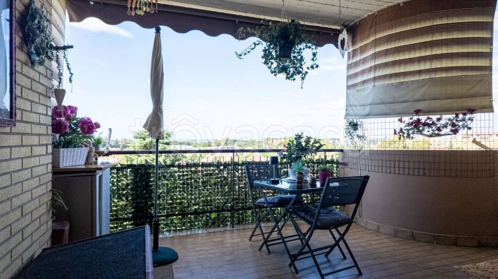 appartamento in vendita a Roma in zona Tor de' Cenci