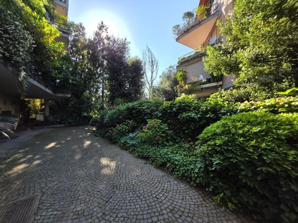 appartamento in vendita a Roma in zona Tor di Quinto