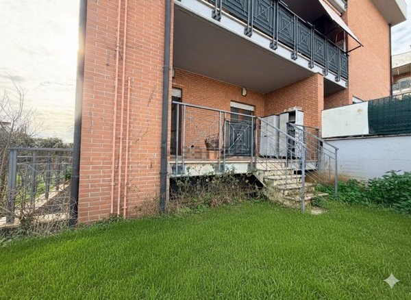 appartamento in vendita a Roma in zona Castelverde