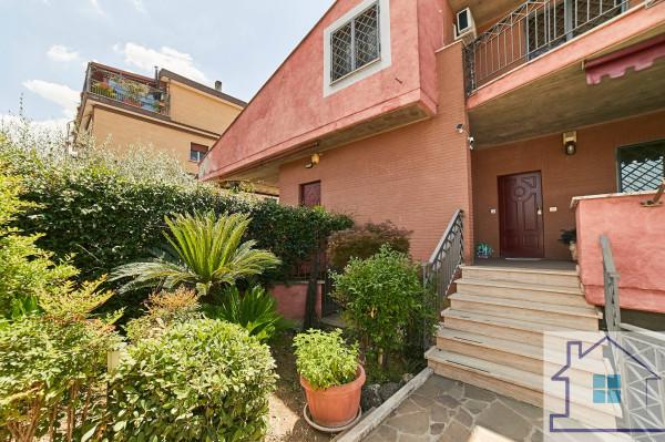 casa indipendente in vendita a Roma in zona Torre Angela