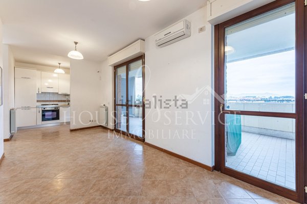 appartamento in vendita a Roma in zona Casal Monastero