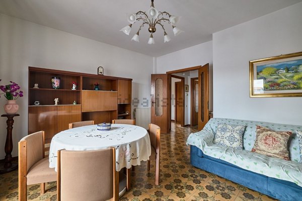 appartamento in vendita a Roma in zona Torre Angela