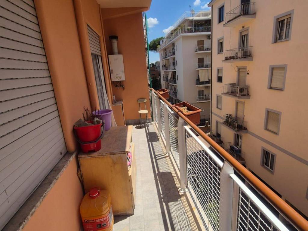 appartamento in vendita a Roma in zona Ardeatino