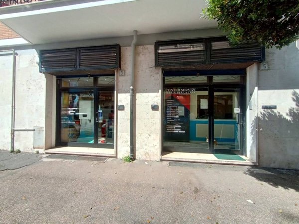negozio in vendita a Roma in zona Ostia
