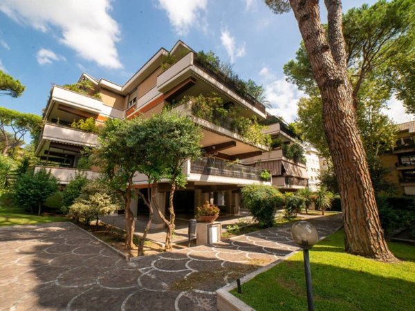 appartamento in vendita a Roma in zona Grottarossa