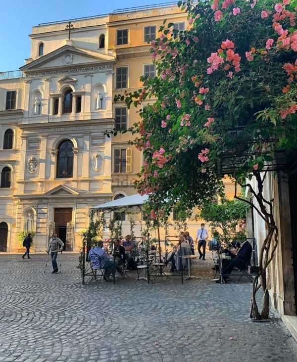 appartamento in vendita a Roma in zona Rione Monti/Campitelli