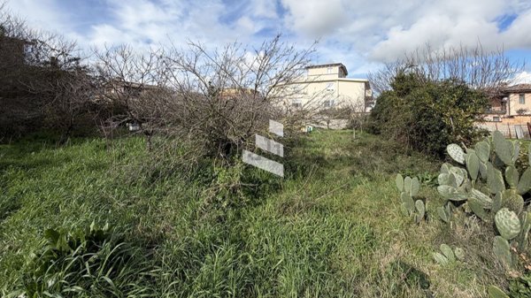 terreno edificabile in vendita a Roma in zona Ostia Antica