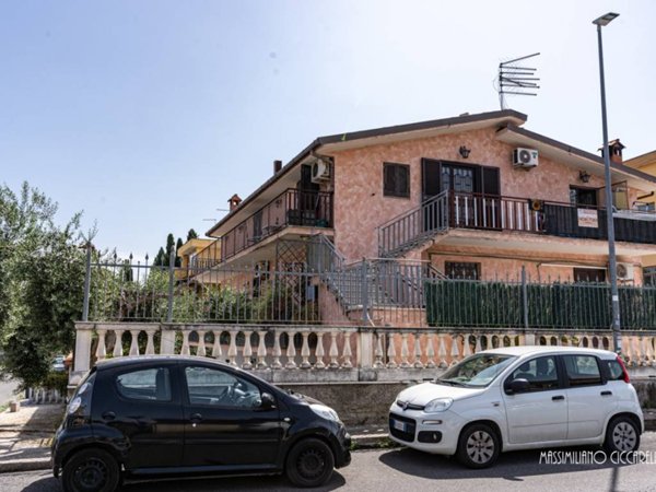 appartamento in vendita a Roma in zona Borghesiana