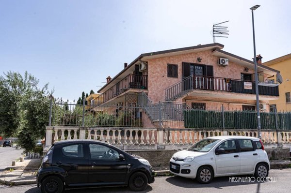 appartamento in vendita a Roma in zona Ponte di Nona